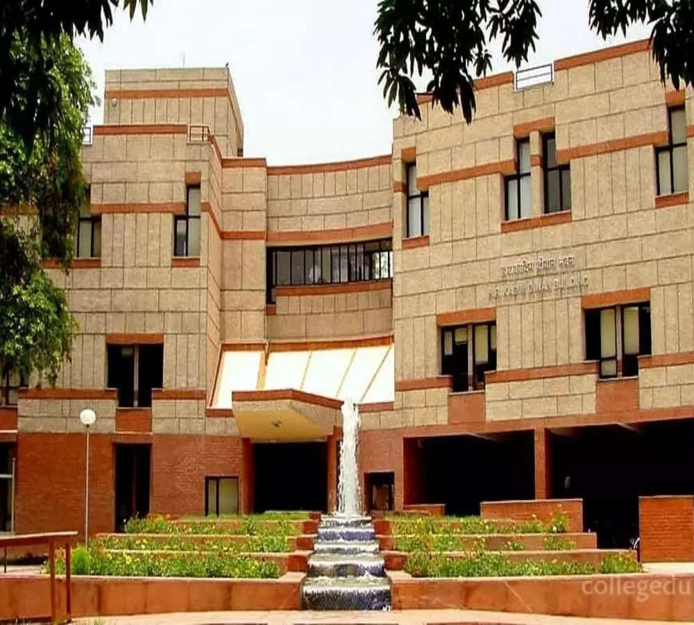 eMasters Degree from IIT Kanpur: India's #1 NIRF institution in innovation,  is empowering working professionals across various domains - Times of India