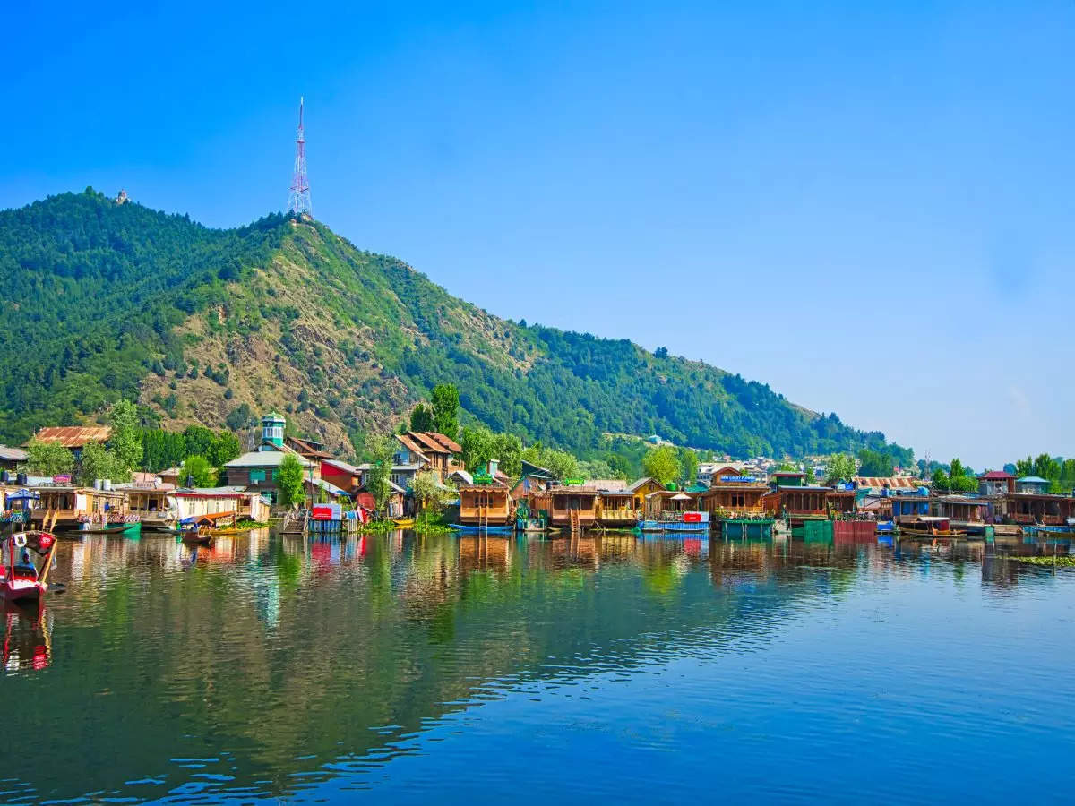 Jammu and Kashmir witnesses highest tourist footfall in 75 years!