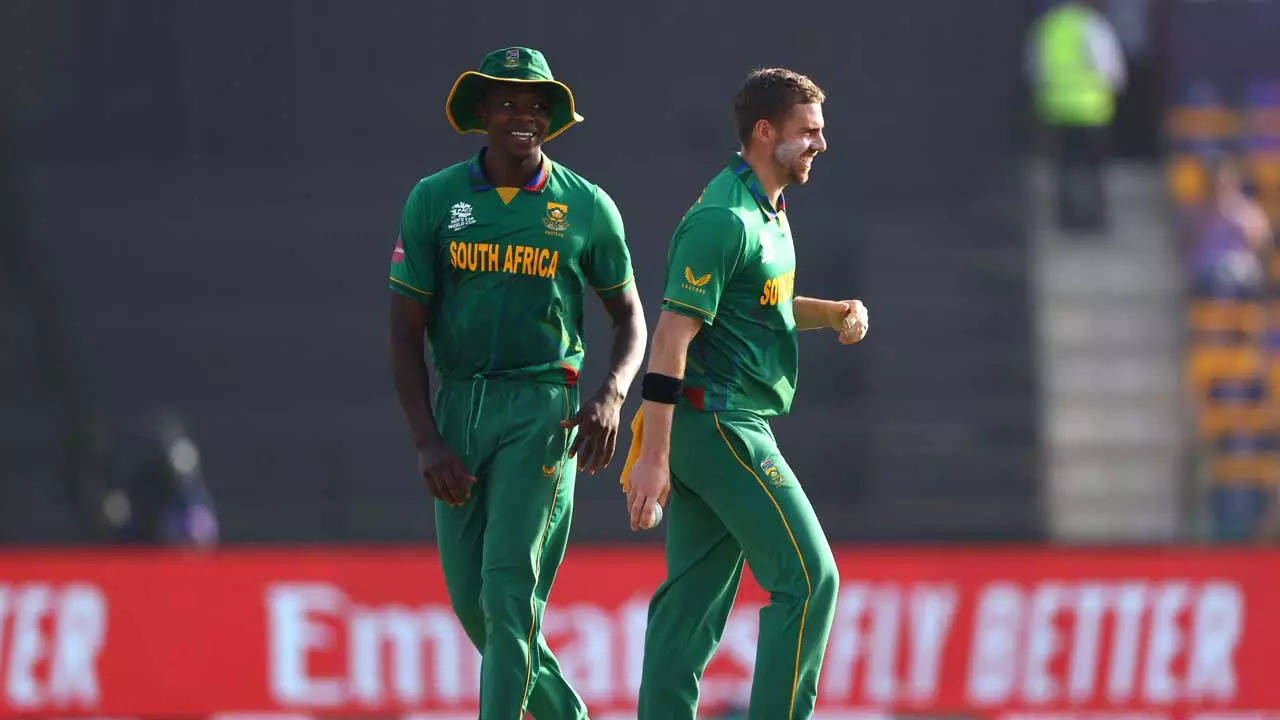 Kagiso Rabada and Anrich Nortje (Photo by Francois Nel/Getty Images)