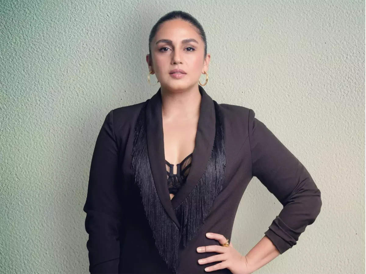 Huma Qureshi: I love playing strong women but not at the cost of  sacrificing their vulnerability and their softer qualities | Hindi Movie  News - Times of India