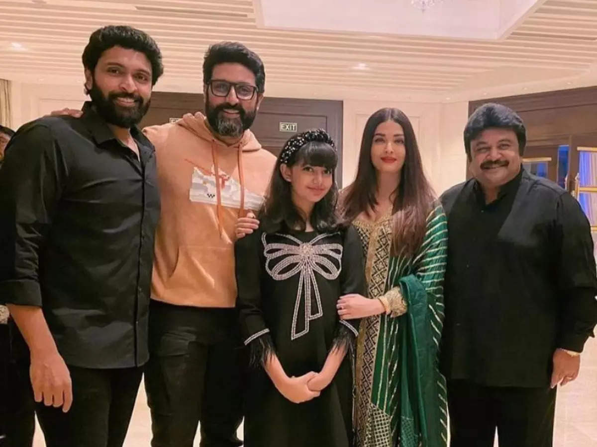 Aishwarya Rai Bachchan looks gorgeous in green as she attends 'Ponniyin  Selvan' success bash in Chennai with Abhishek Bachchan and Aaradhya - Pics  inside | Hindi Movie News - Times of India