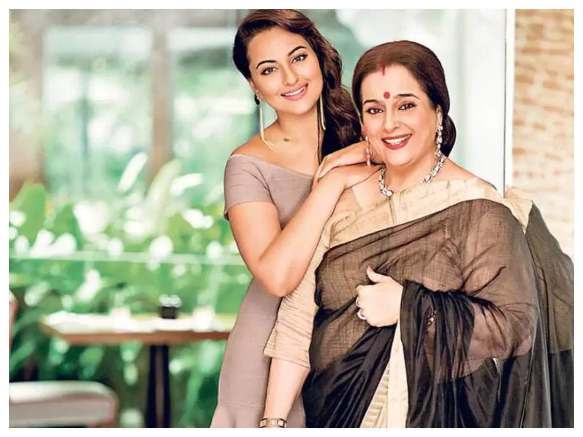 1200px x 900px - Sonakshi Sinha reveals her mom constantly told her to lose weight; says she  would always do the opposite | Hindi Movie News - Times of India