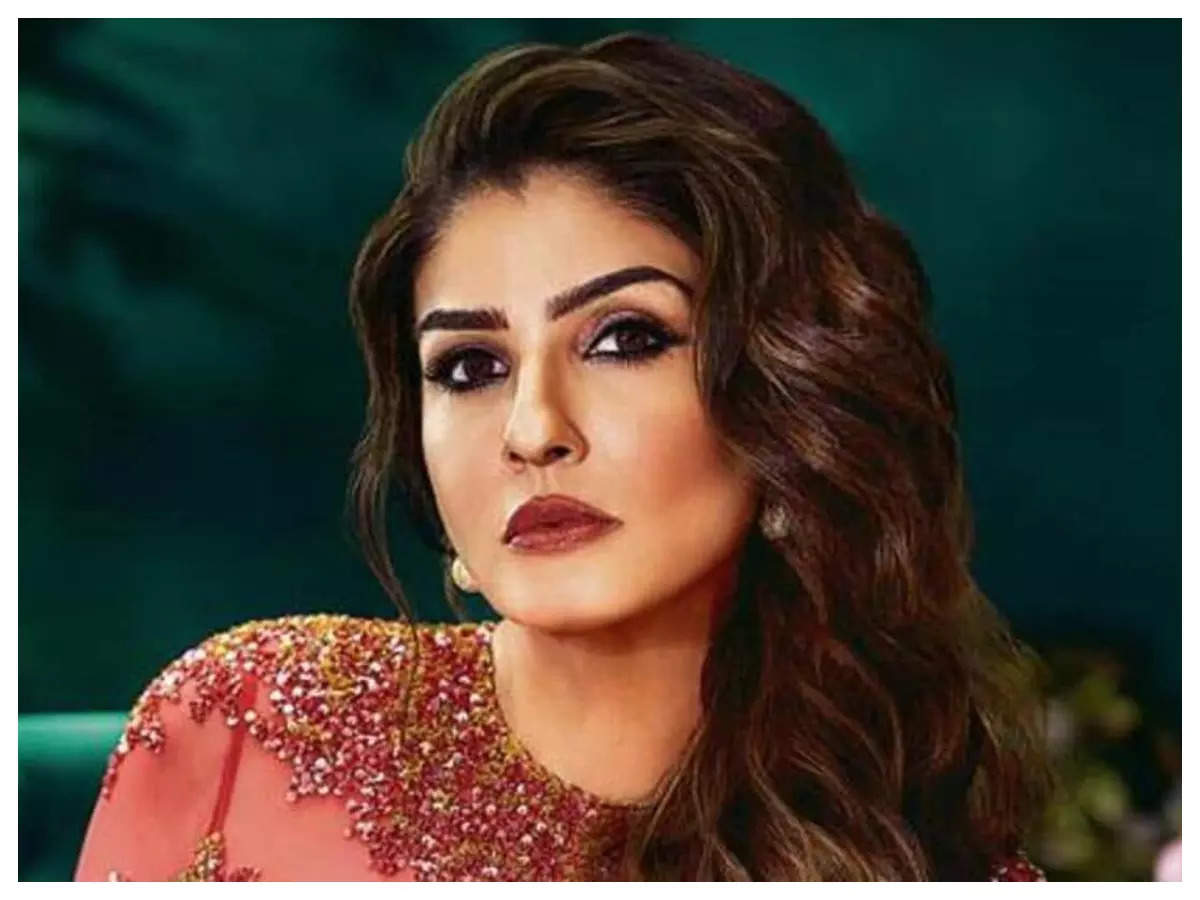 Ravina Tandan Chudai - Raveena Tandon talks about how actresses are treated by media; asks why  Madhuri Dixit is called 'superstar of 90's' but Aamir Khan isn't | Hindi  Movie News - Times of India