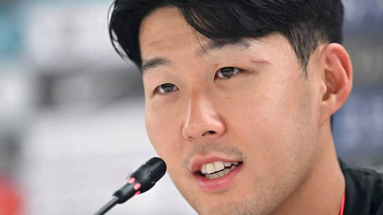 Why is South Korea's Son Heung-min wearing a mask at the 2022