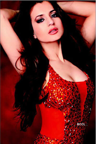 Ameesha Patel, Hot Pics of Ameesha Patel, Hot Pictures of Ameesha Patel |  Times of India Photogallery Mobile.