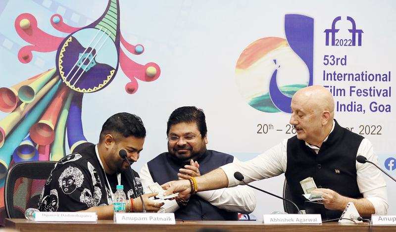 Actor Anupam Kher and Odisha-based director Anupam Patnaik announced their collaboration for a short film. Kher presented an advance signing amount of `1,100 to Patnaik during the press conference on day 4 of the ongoing 53rd Iffi, on Wednesday