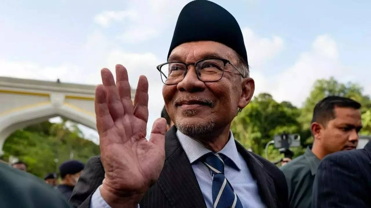 Anwar Ibrahim, the leader of Malaysia's Pakatan Harapan coalition (Source: Twitter)