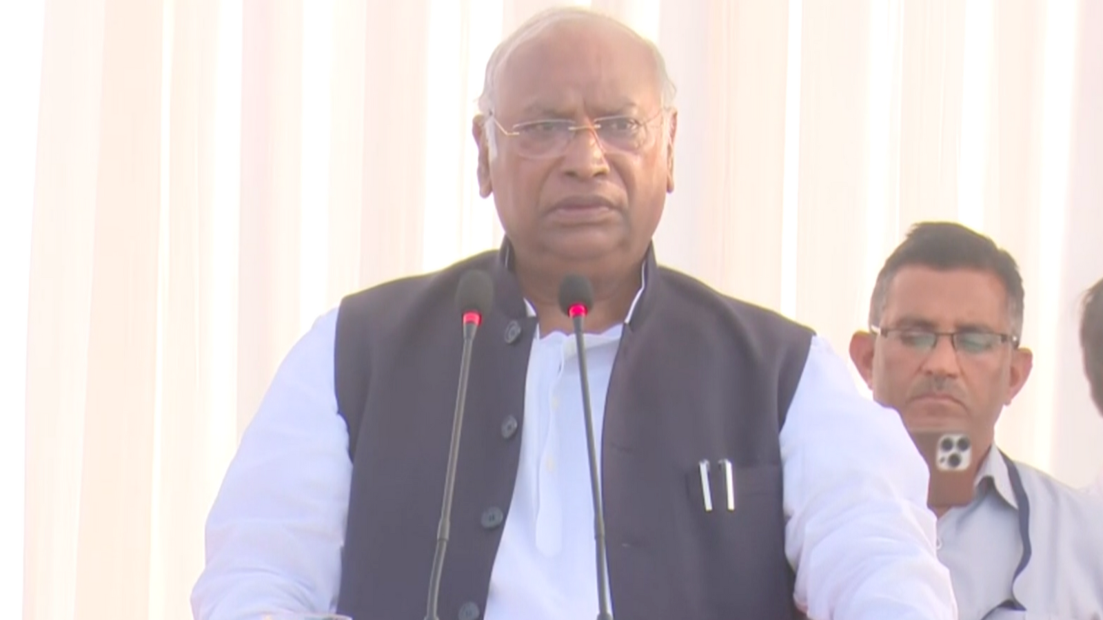 Would not have seen democracy if Congress hadn't worked in last 70 years:  Mallikarjun Kharge | Assembly Elections - Times of India Videos
