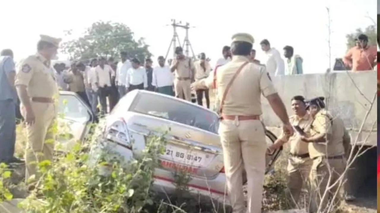 Three inmates in the car identified as Mangali Venkataswamy, Narayana and Yellama Raju died on the spot before help could arrive.