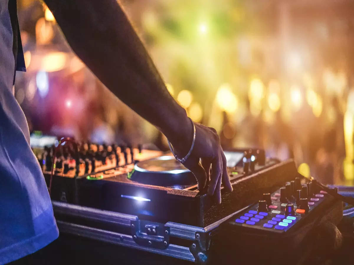 Hit these cool cities in India for amazing new year parties