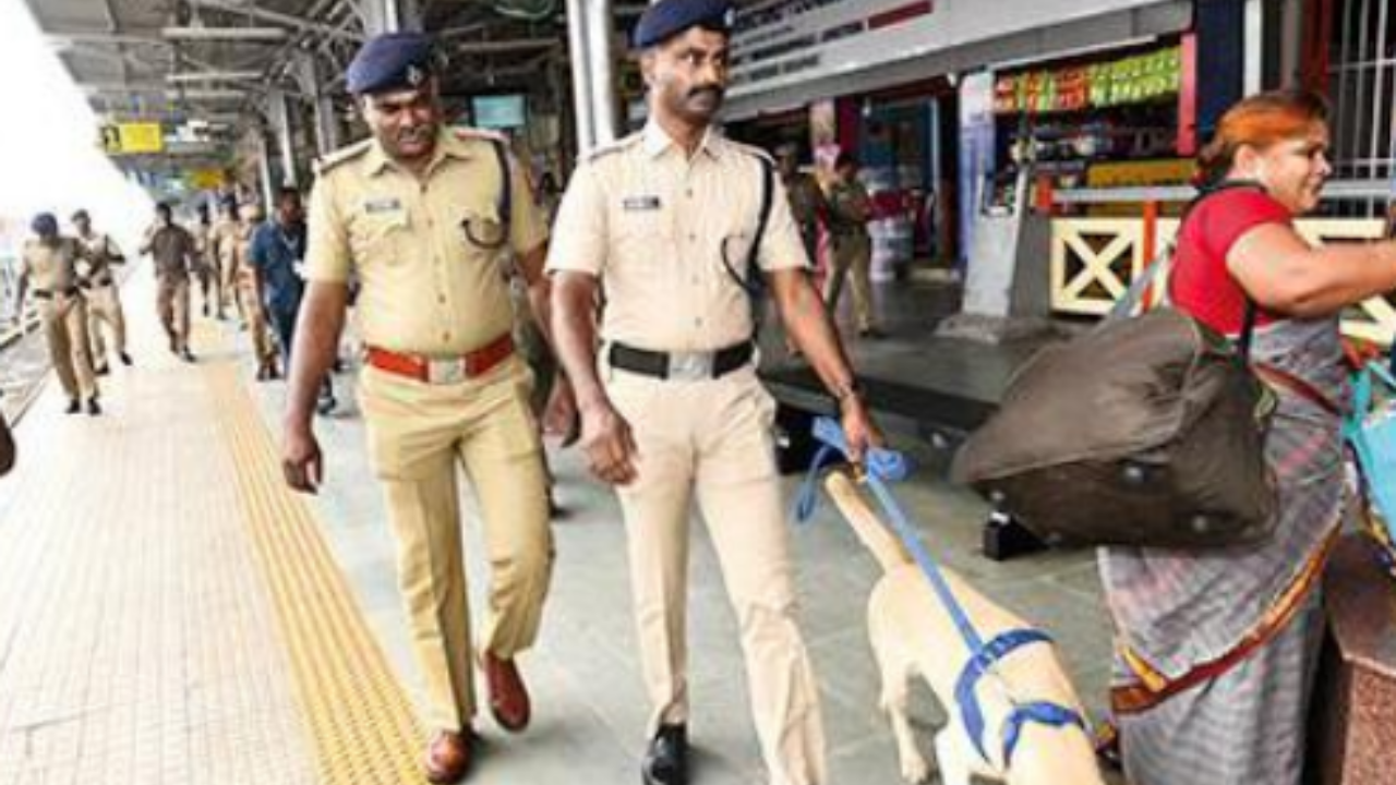 Ahead of Babri Masjid demolition anniversary, bomb disposal squad police conducted the inspection at the Trichy railway station on Monday