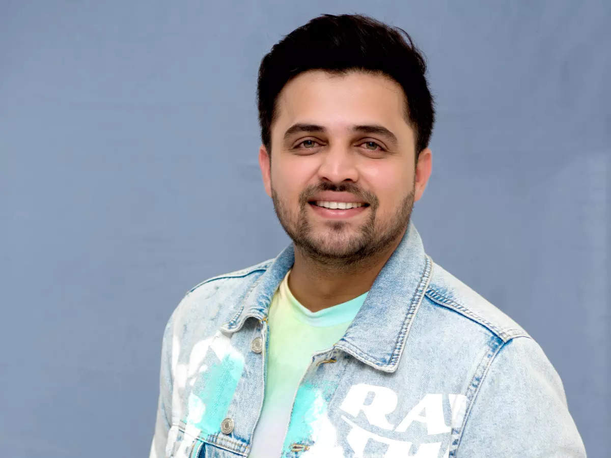 Punjabi Singer And Actor Gippy Grewal  DesiCommentscom
