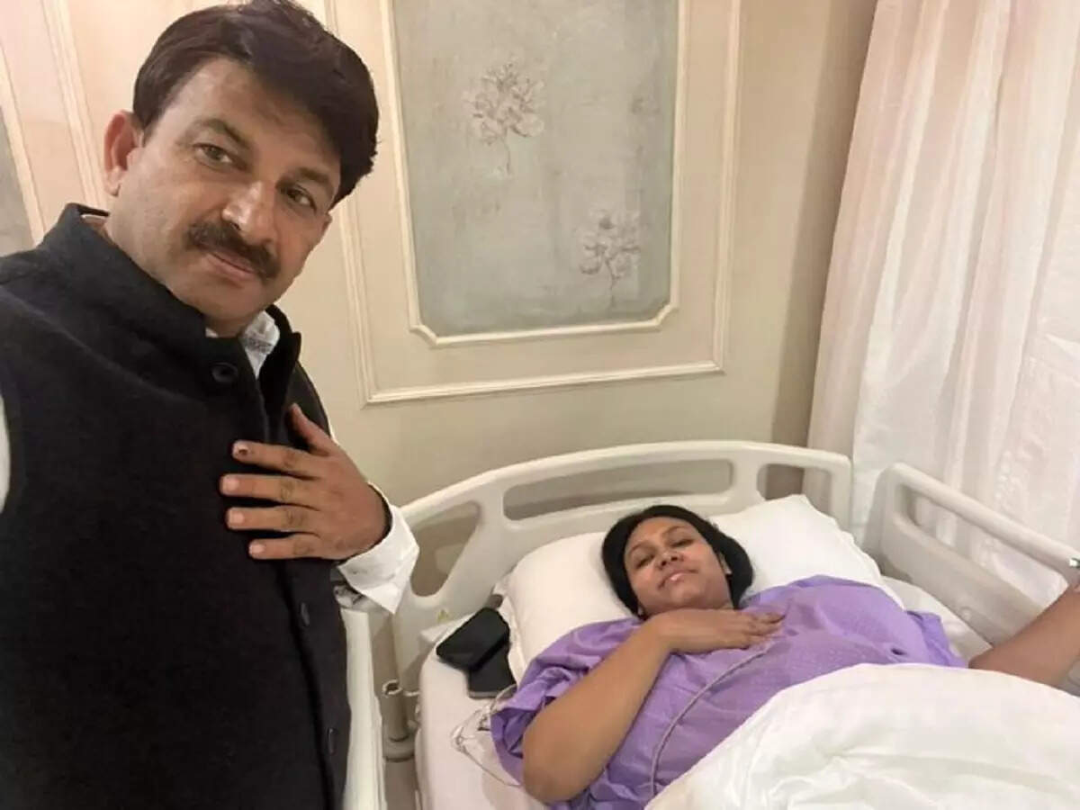 Bhojpuri actor Manoj Tiwari welcomes baby girl with wife Surabhi | Bhojpuri Movie News - Times of India