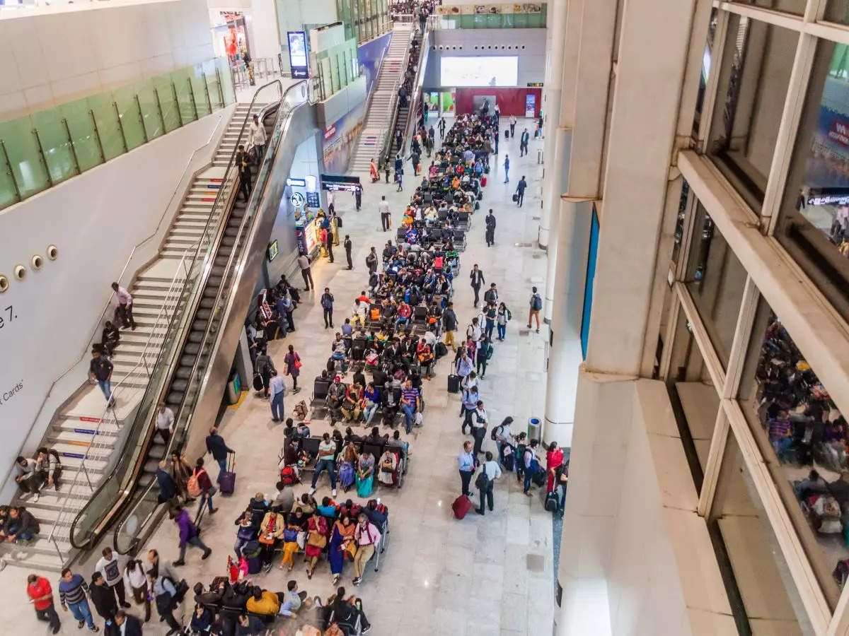 Delhi airport gets crowded; some airlines issue advisory to reach 3.5 hours prior to departure