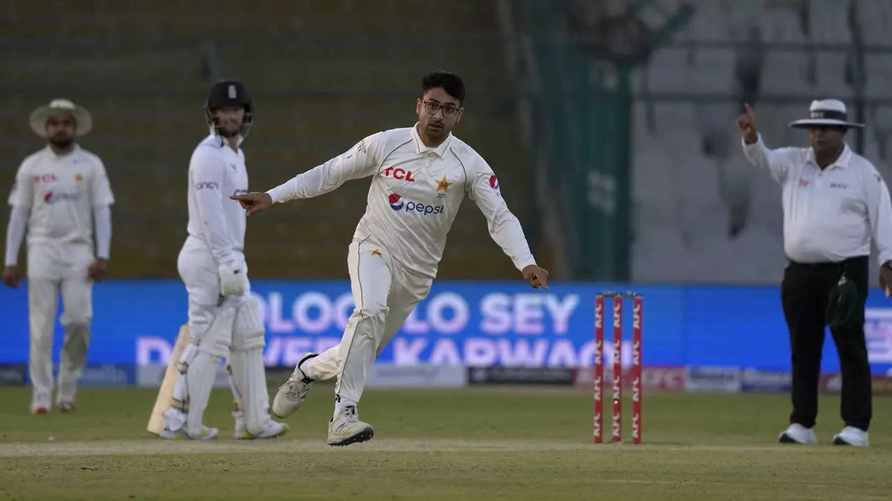 Pakistan vs England 3rd Test Highlights England won by 8 wickets, sweep series