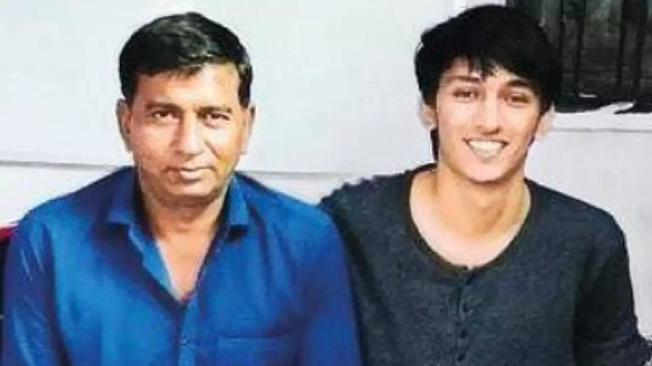 Ahmedabad: AC mechanic's son gets 99.78 percentile in CAT this year |  Ahmedabad News - Times of India