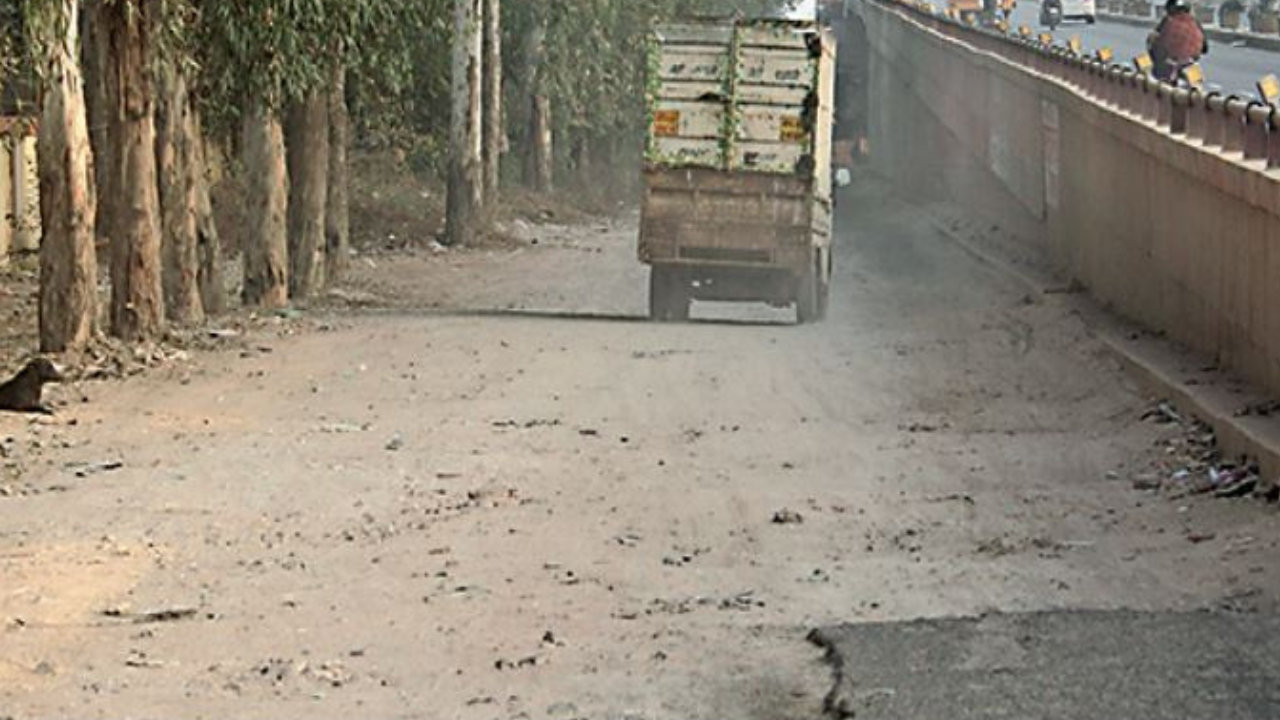 The 1.5km road has been lying in disrepair for several years now, the residents alleged