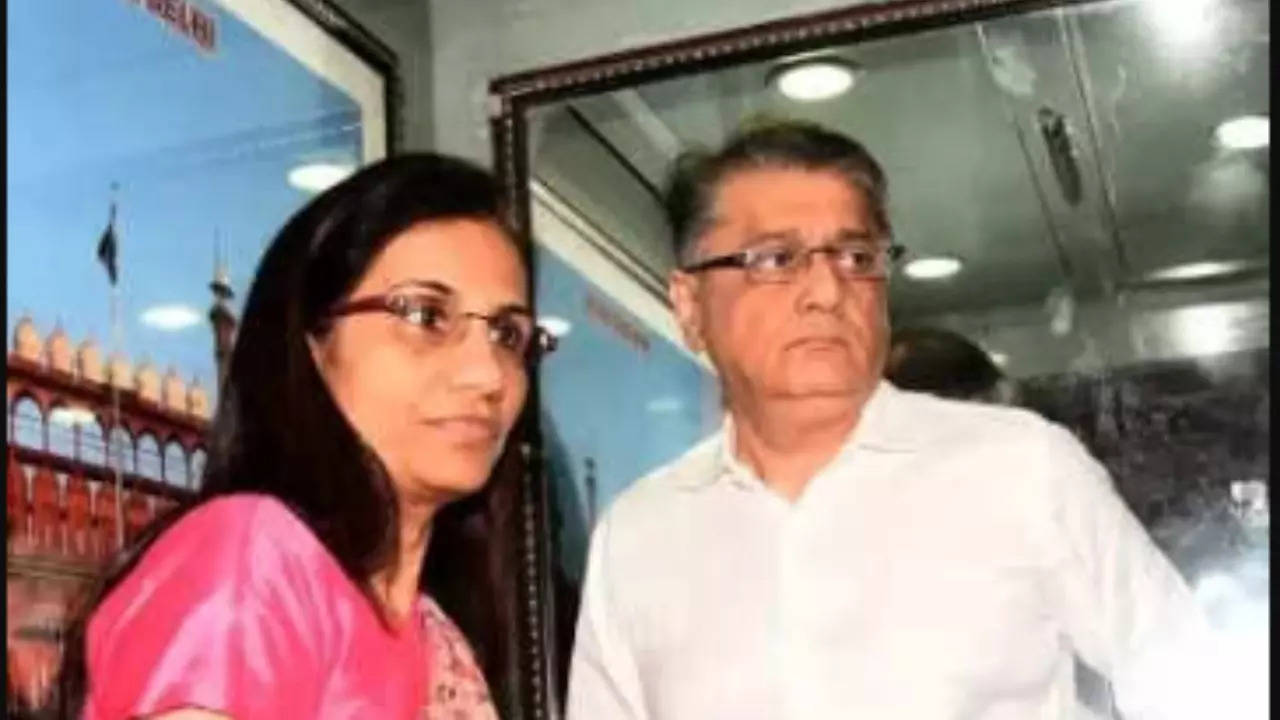 Bombay HC grants bail to ex-ICICI Bank MD Chanda Kochhar, husband Deepak Kochhar in ICICI-Videocon loan fraud case