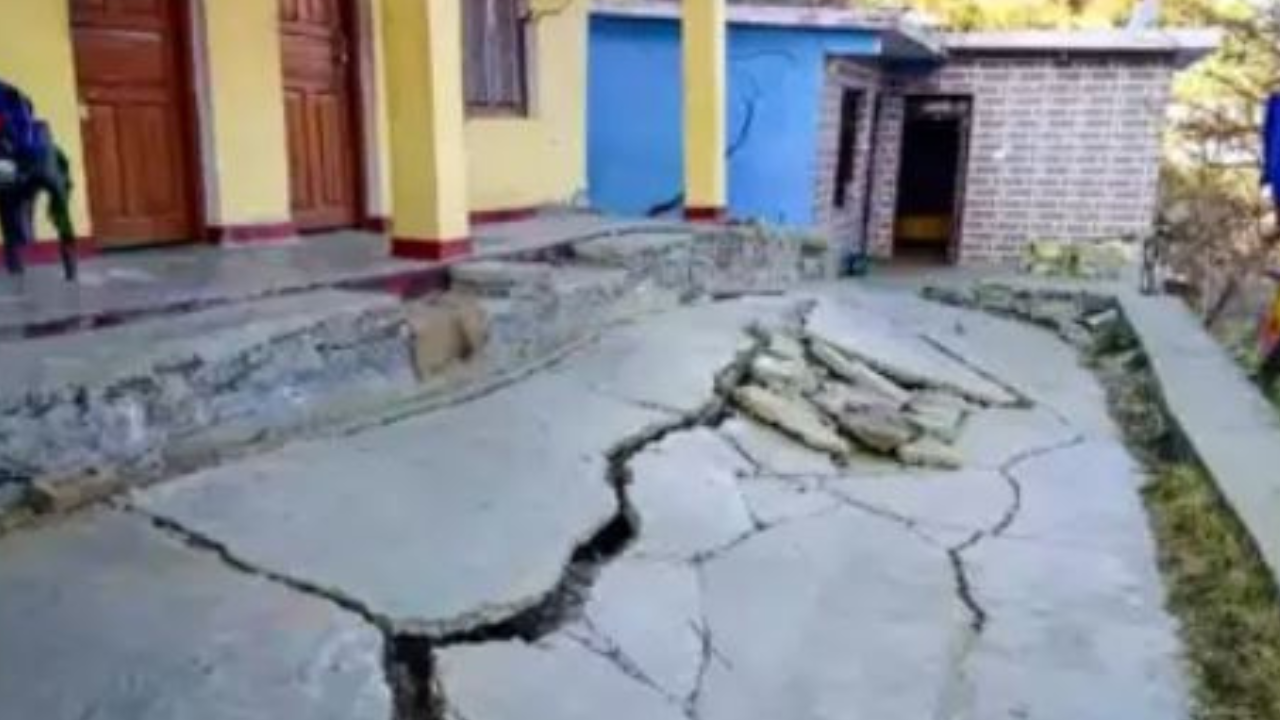 2 Joshimath hotels set to be razed, over 100 ‘dangerous’ houses will be vacated
