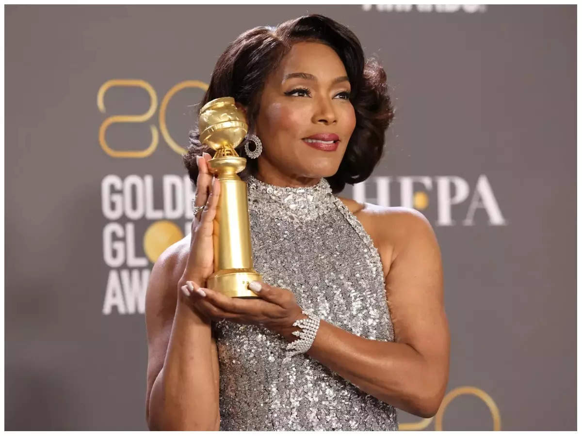 Golden Globes 2023: Angela Bassett wins Best Supporting Actress for 'Black  Panther: Wakanda Forever'; dedicates win to late Chadwick Boseman | English  Movie News - Times of India