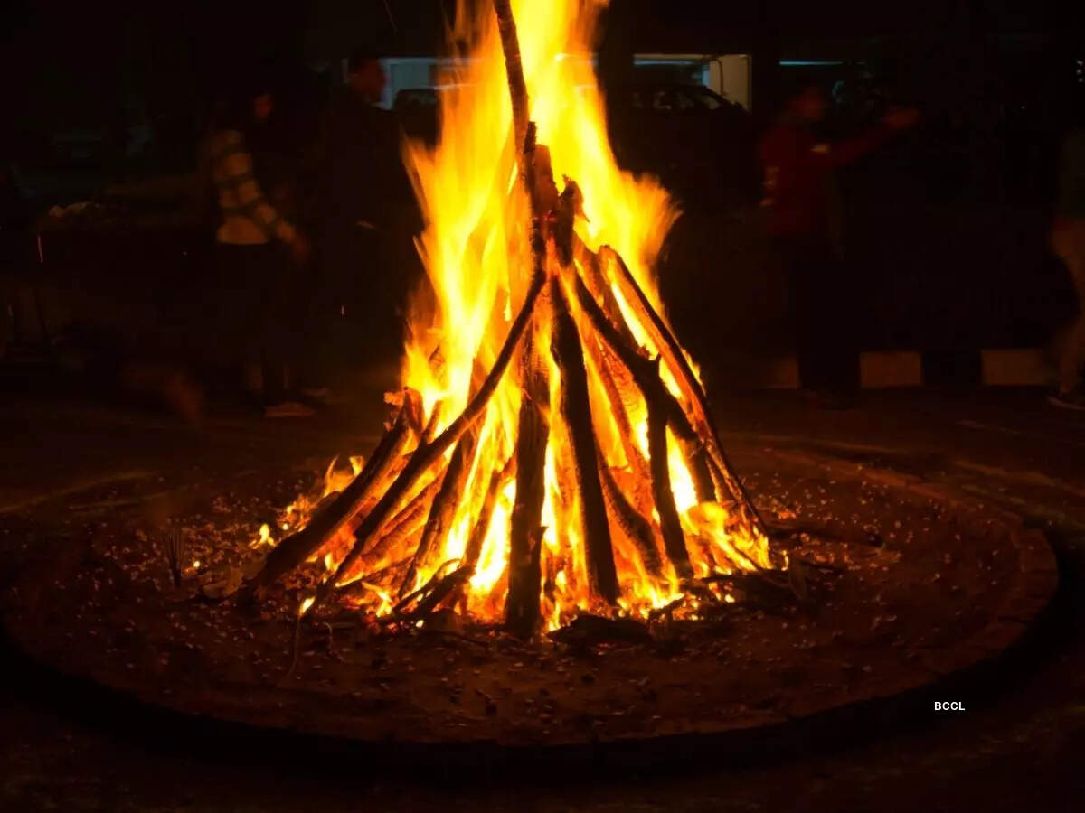 Lohri Wishes & Messages | Happy Lohri 2023: Images, Wishes, Messages, Quotes, Pictures and Greeting Cards | - Times of India Lohri Wishes & Messages | Happy Lohri 2023: Images, Wishes, Messages, Quotes, Pictures and Greeting Cards | - Times of India
