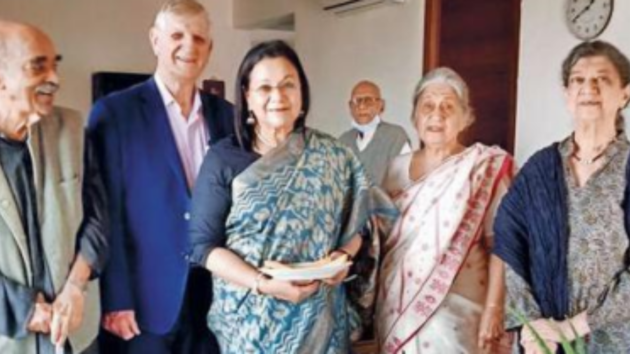 (From left) Sumanta Banerjee, Maxwell Gaylard, Madhuri Bose, C Narendra Reddy, Dilnaz Baig meet in Hyderabad 