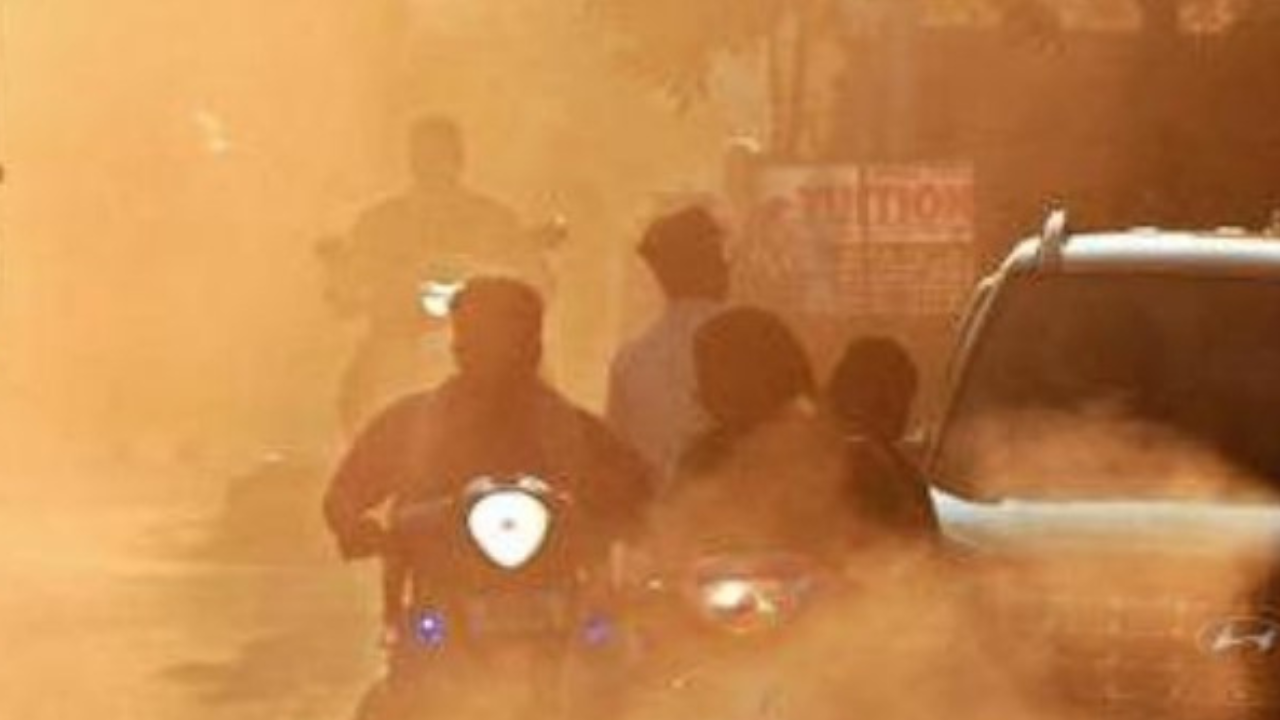 A recent photo shows motorists struggle on Sabari Salai near Madipakkam due to dust pollution