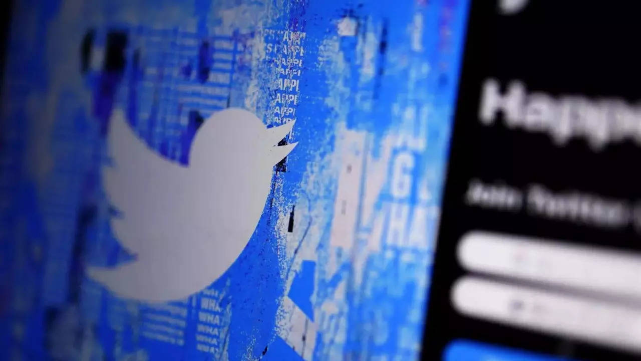 Pekerja Twitter yang di-PHK diminta untuk membatalkan gugatan atas pesangon, aturan hakim