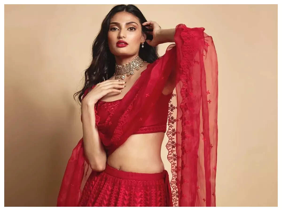 Bride-to-be Athiya Shetty reacts to buzz about her wedding with KL Rahul - watch video | Hindi Movie News - Times of India Bride-to-be Athiya Shetty reacts to buzz about her wedding with KL Rahul - watch video | Hindi Movie News - Times of India