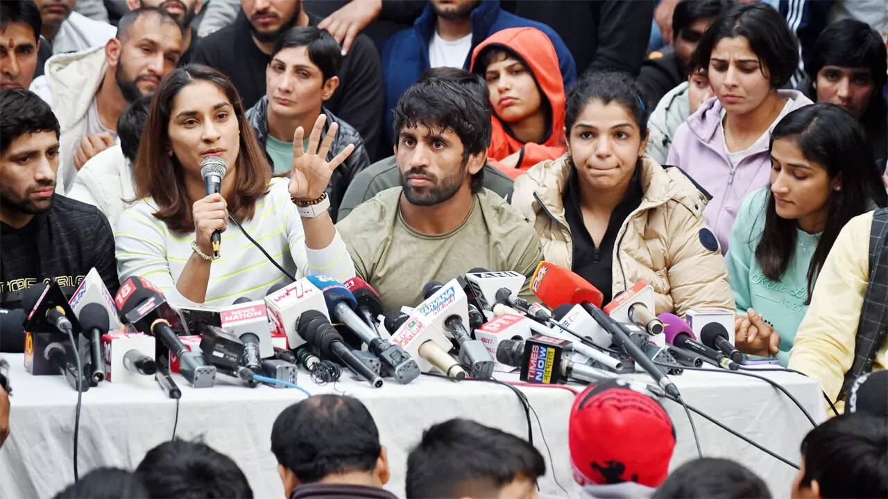 Protesting grapplers want wrestling body to be dissolved