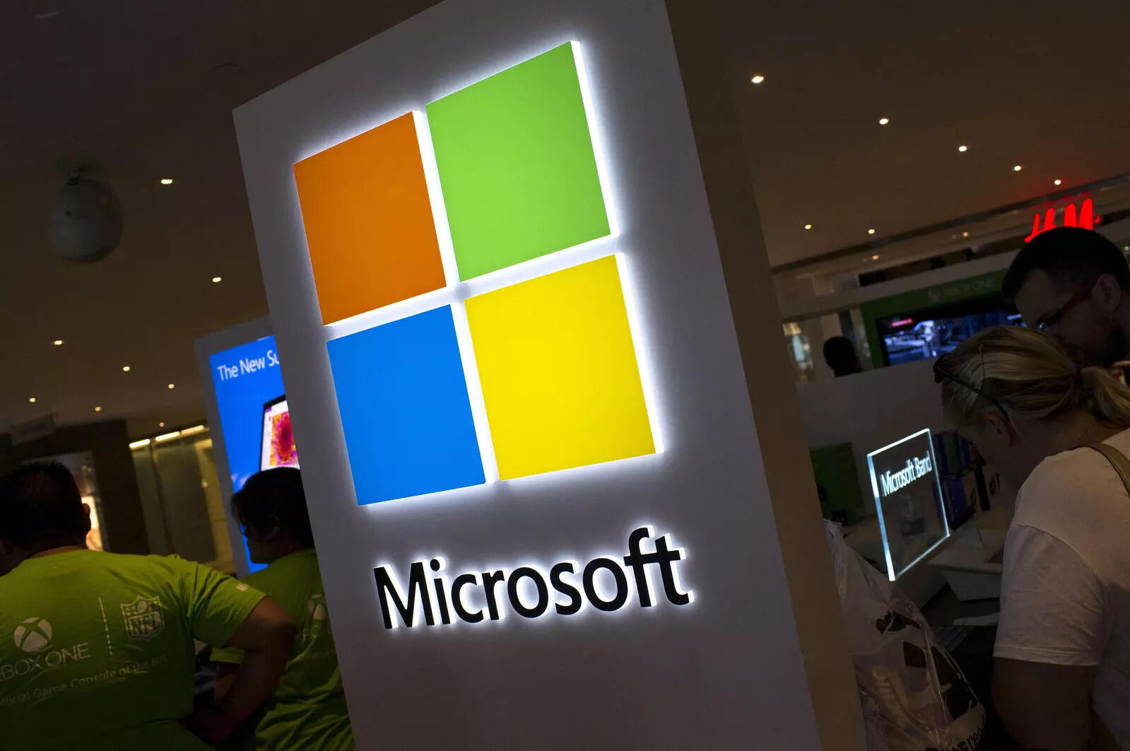 Microsoft’s profit beats estimates on strong cloud performance