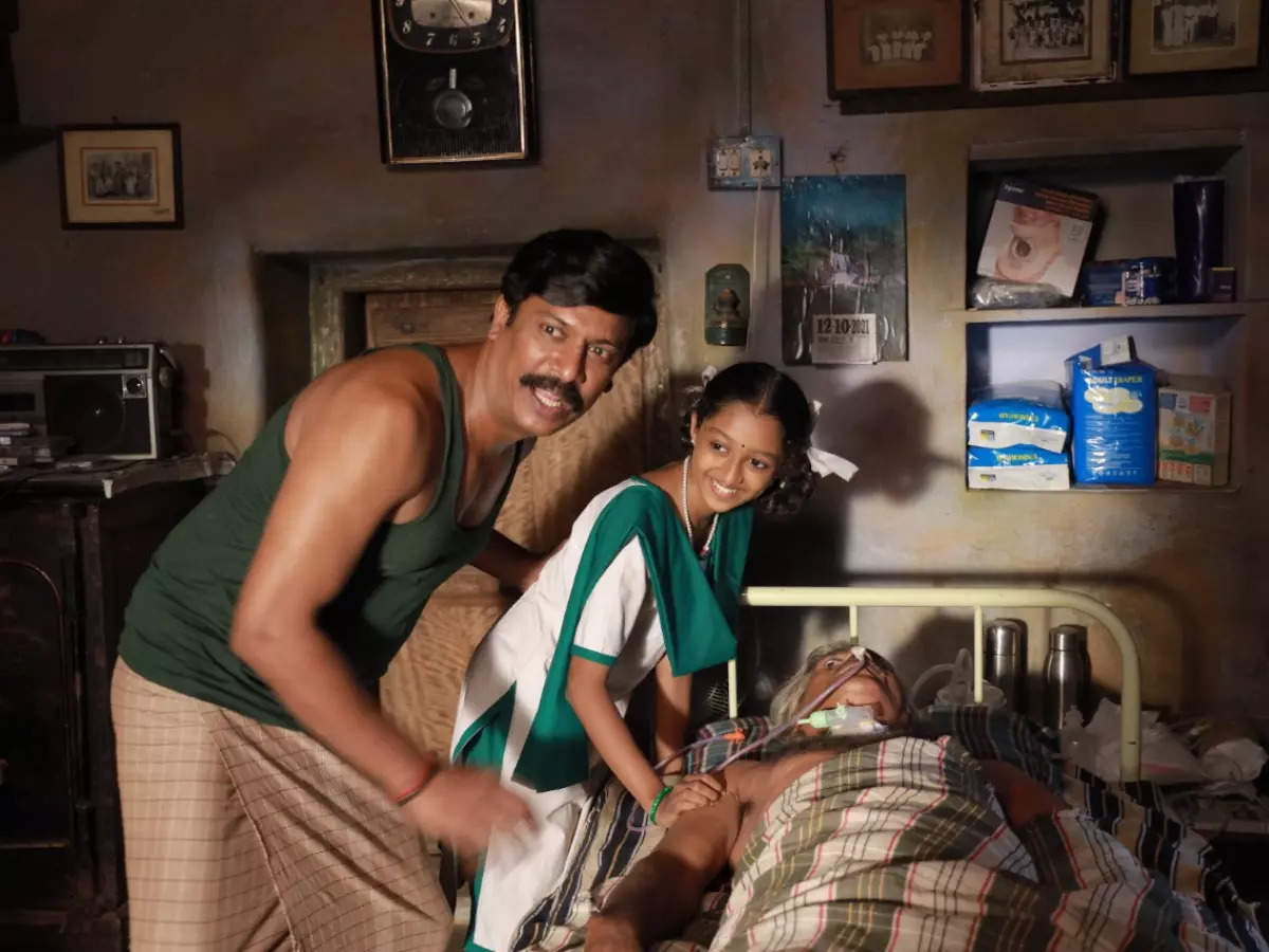 Samuthirakani & Kathir's 'Thalaikoothal' trailer | Tamil Movie News - Times of India