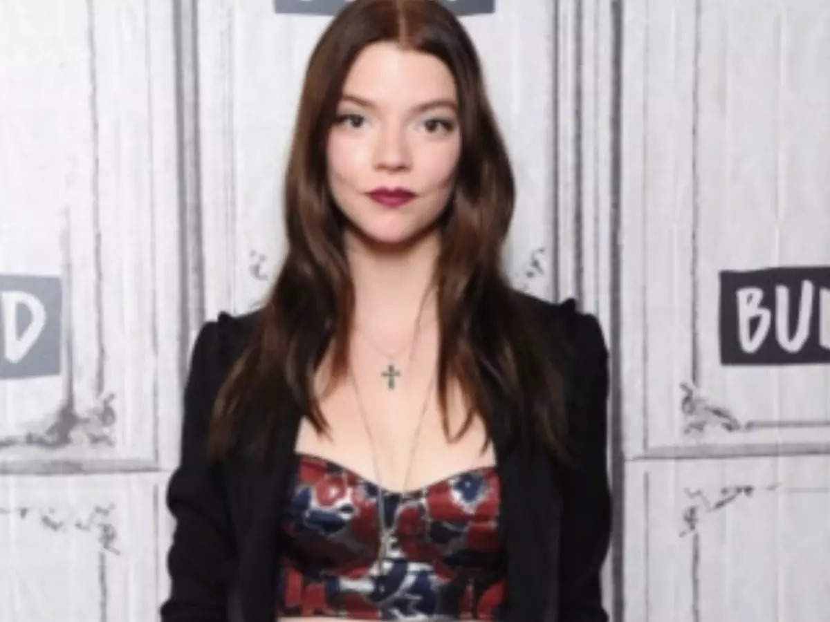 Anya Taylor-Joy esclarece o tweet do 'Gambito da Rainha 2', e afirma que  ela foi hackeada 