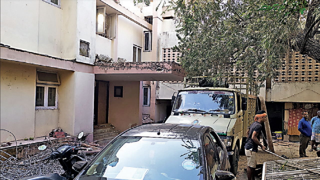 Ganguly seeks KMC nod to demolish bungalow