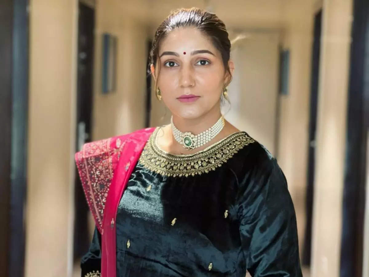 FIR terhadap penyanyi Haryanvi Sapna Chaudhary, keluarganya karena diduga menuntut mas kawin