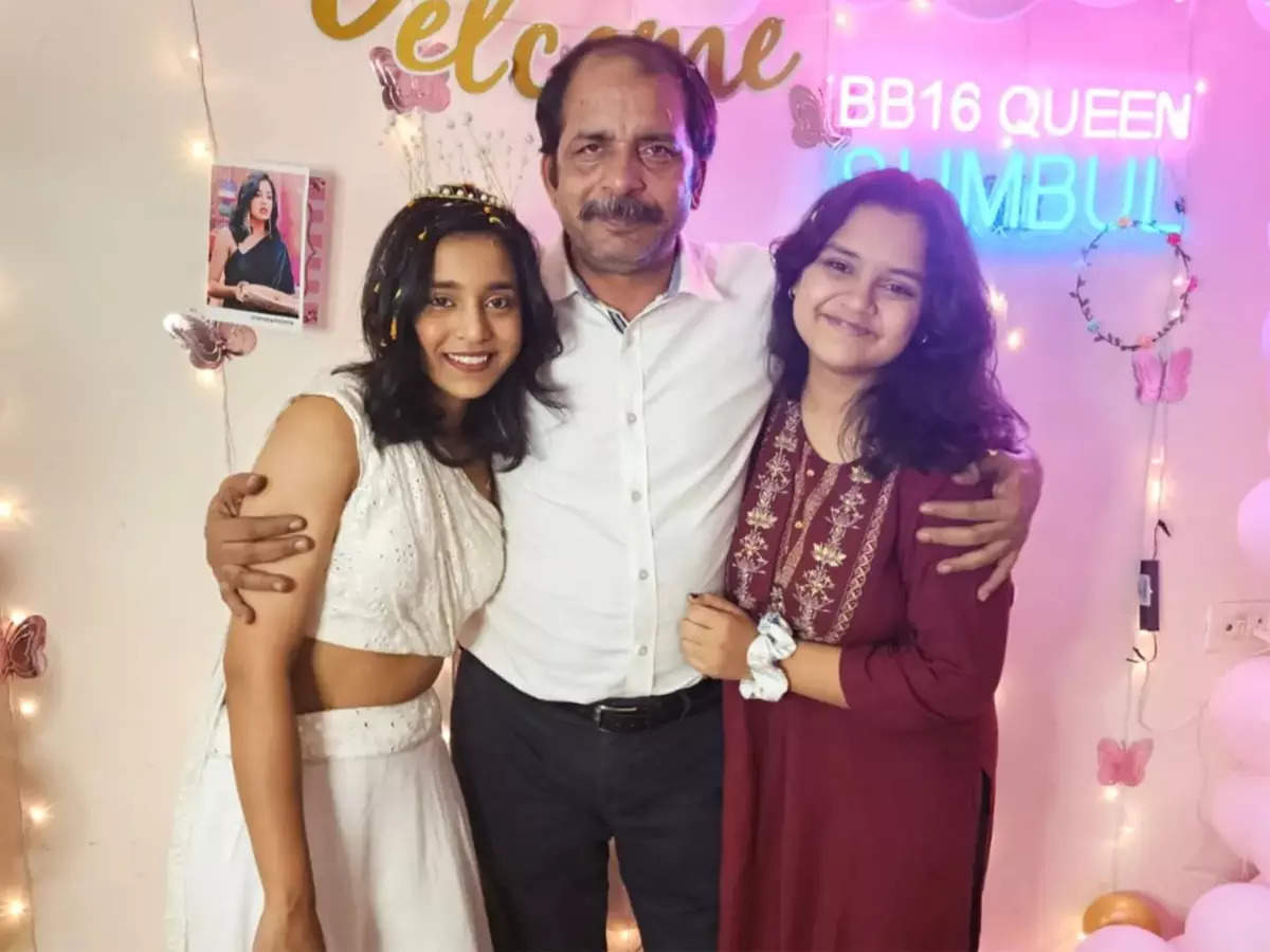 Bigg Boss 16: Sumbul Touqeer reunites with 'Papa Touqeer' and sister Saniya after four months; see their happy photos