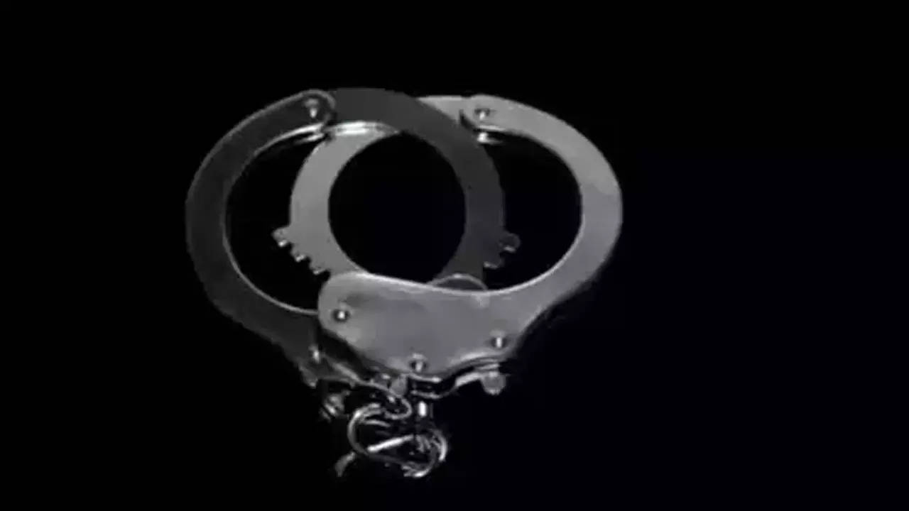 Satara cop among 6 held on charge of mudering her husband | Kolhapur News – Times of India