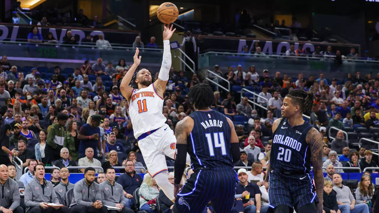 New York Knicks guard Jalen Brunson (11) shoots the ball during the first quarter against the Orlando Magic. (USA TODAY Sports Photo)