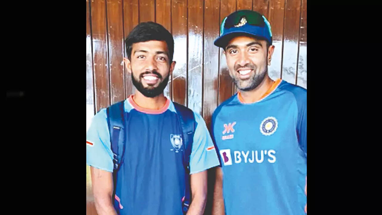 ‘Gujarat’s Ashwin’ thrilled to meet his idol Ravichandran Ashwin