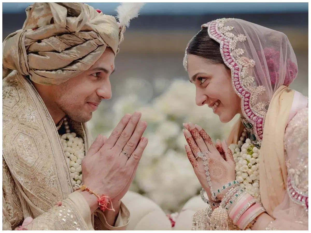 Here’s how Sidharth Malhotra consoled Kiara Advani and her family during an emotional bidaai ceremony | Hindi Movie News