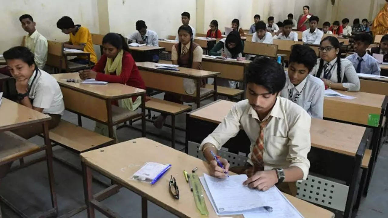 ChatGPT among prohibited items in CBSE exams