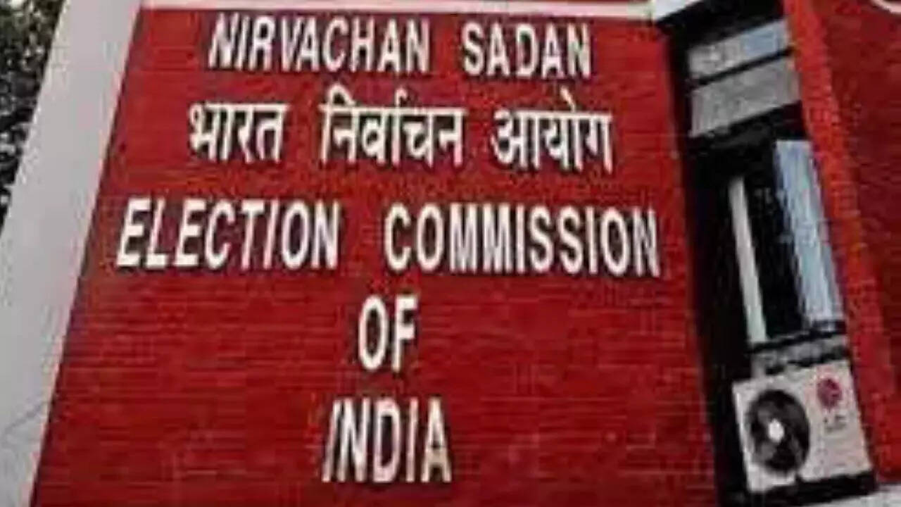 In a first, EC says tweets too violate 48-hour &lsquo;silence period&rsquo;