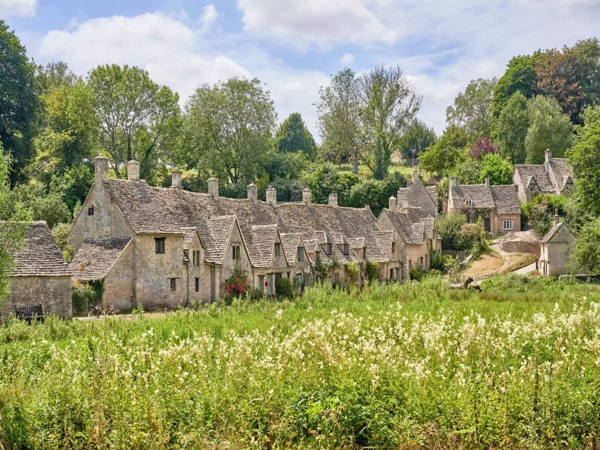 Picture-perfect English villages that are too good to believe!