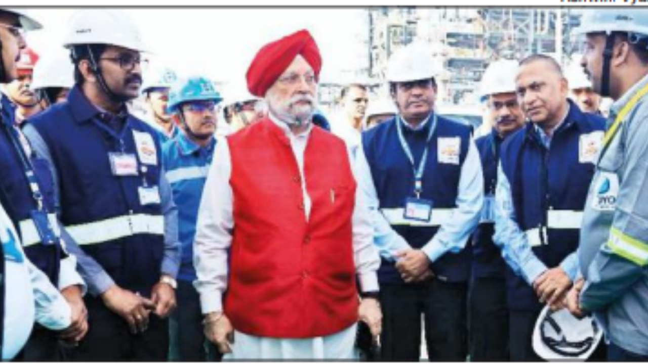 Union petroleum and natural gas minister Hardeep Singh Puri at refinery in Pachpadra in Barmer district on Tuesday