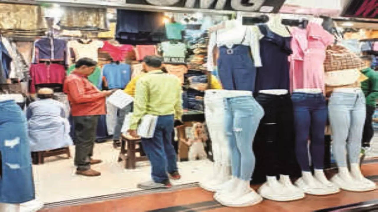 Kmc: Kolkata Municipal Corporation seals 3 shops at shopping centre | Kolkata News – Times of India