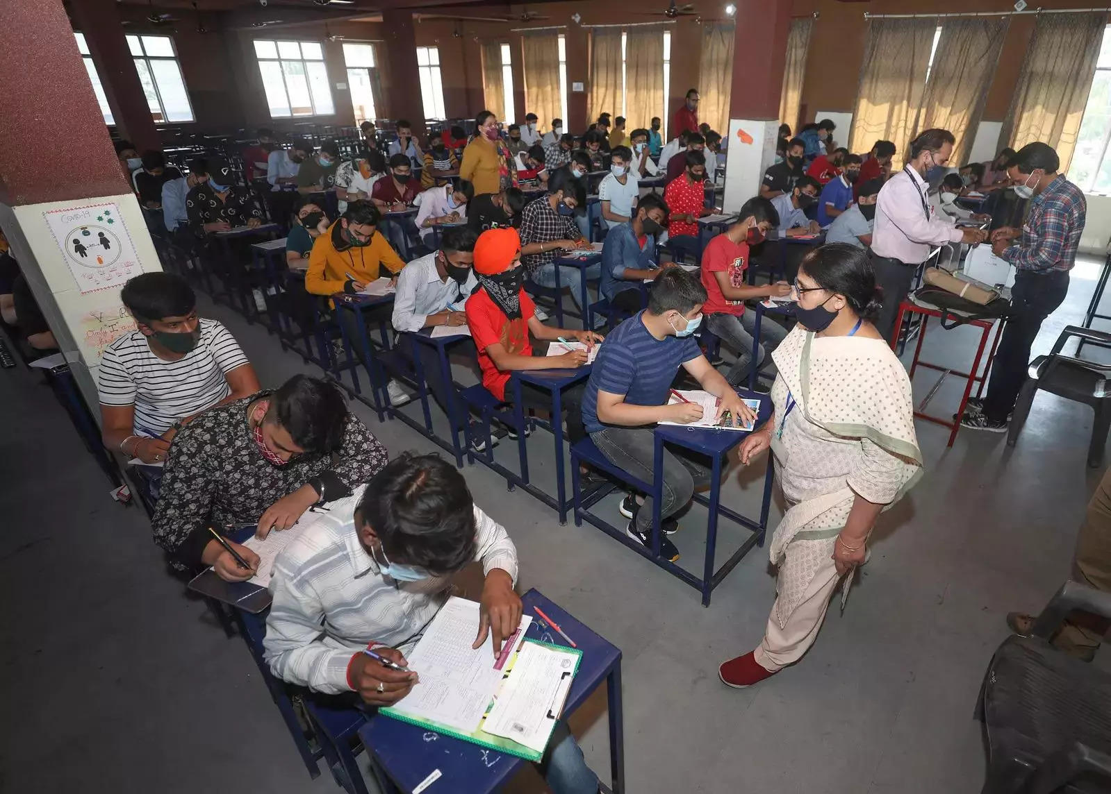 REET 2023: Candidates caught solving paper before exam, internet services shut amid fears of REET paper leak