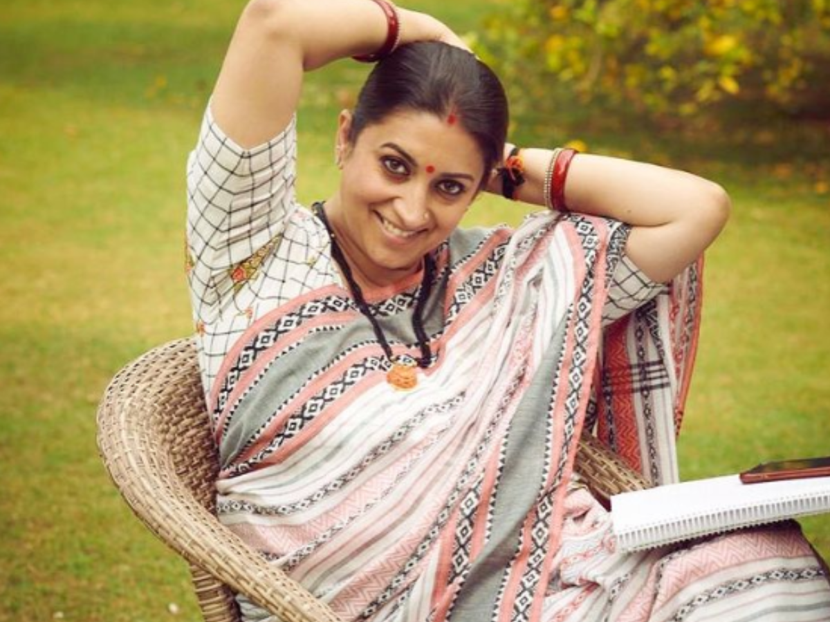 Smriti Iranis throwback picture leaves netizens awestruck; fans comment,