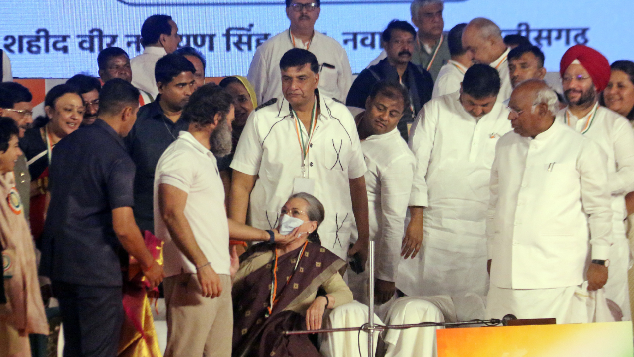 Maulana Azad missing from Congress ad; deliberate, say Muslim netas