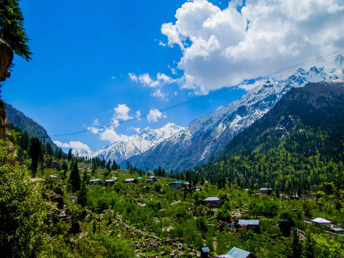 Unique Holi celebration of Sangla Valley in Himachal Pradesh