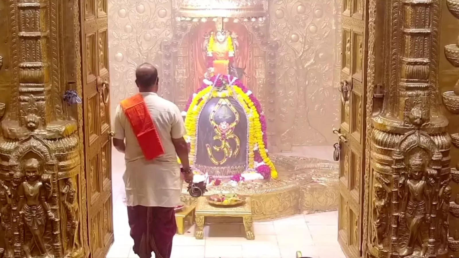 Darshan at Shree Somnath Temple, First Jyotirlinga, 09-March ...